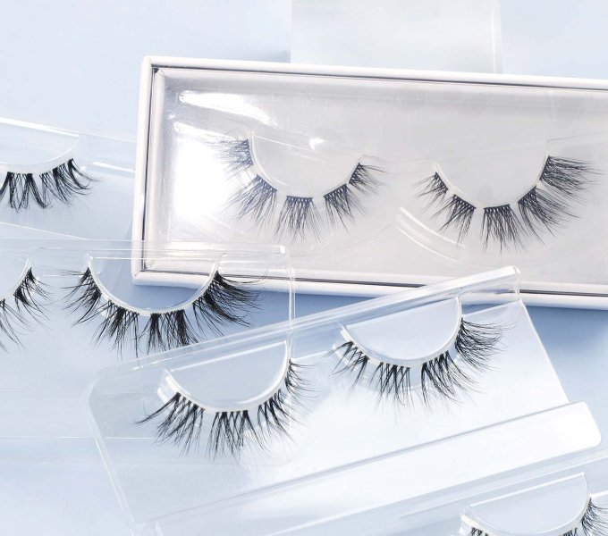 Best Wispy Strip Lashes: How to Choose the Right Style